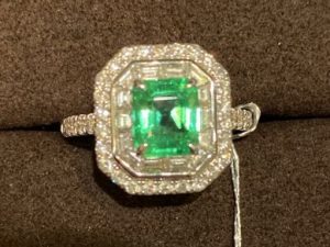 [1001]Real 18K White Gold Natural Emerald Ring