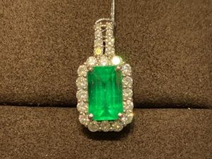 [1002]PT900 2.989CT Natural Emerald Pendant