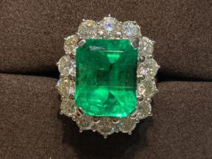 [1010]PT900 11.64 CT Minor Oil Emerald Ring