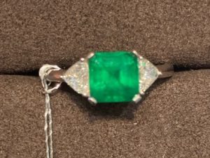 [1015]Real 18K White Gold 1.19 CT Minor Oil Emerald Ring