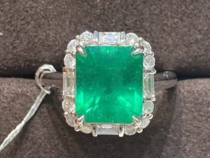 [1017]Real 18K White Gold 3.36 CT Emerald Ring