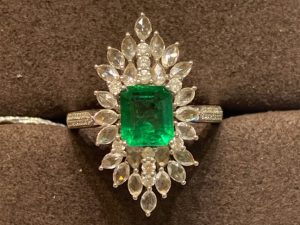 [1018]Real 18K White Gold 1.33 CT Minor Emerald Ring