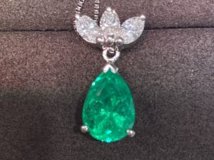 [1031]PT900 2.46 CT Minor Emerald Ring