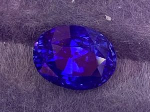 [1037]6.25 CT Natural Unheated Oval shaped Royal Blue Sapphire