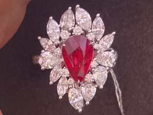 [1039]Real 18K White Gold 3 CT Pear Shaped Pigeon's Blood Ruby Ring